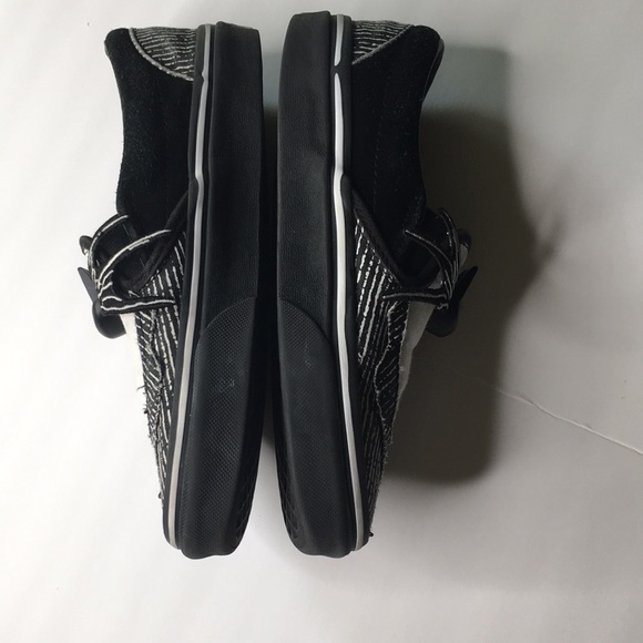 SOLD Vans x The Nightmare Before Christmas Slip on - Picture 4 of 10